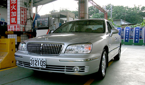 为推广油气 (lpg) 双燃料车,经济部研拟5年内达成150座加气站的推广计
