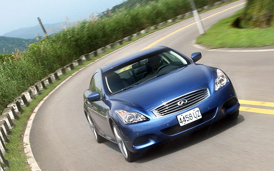 在国内双门轿跑市场中,唯一来自东洋的infiniti g37 coupe产品个性