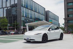 讓你的中指很空虛、姆指很忙碌、後座很滿意─Tesla Model 3煥新版入手圖集