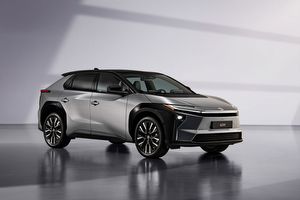 新家族頭燈造型、電池加大續航增加─Toyota歐規bZ4X小改款發表