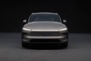 採6座大空間設計 中國Tesla Model Y L