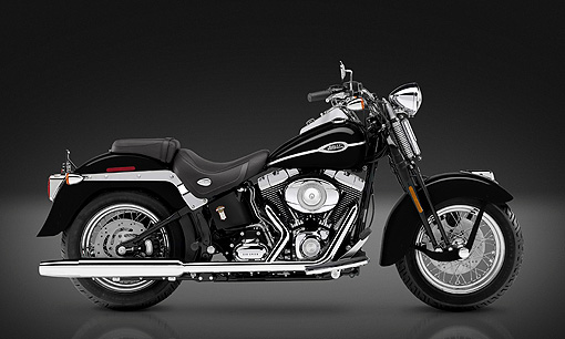 哈雷softail springer classic车款在最新上映的「印第安纳琼斯第4集