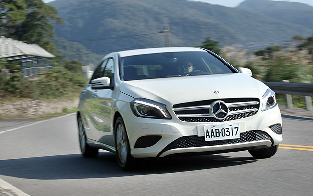 快意入門—m-benz a180試駕,動態操控篇 - u-car.com.tw