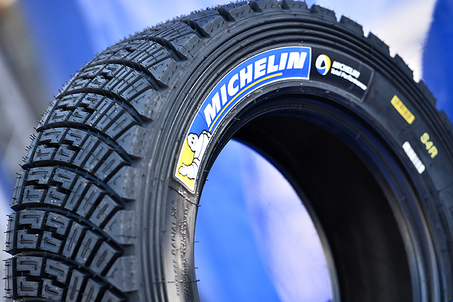 抓住砂礫與碎石 michelin ltx force拉力輪胎