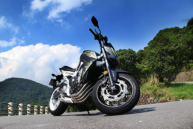 4缸绵密的动力,再搭配street fighter的造型,让cb65