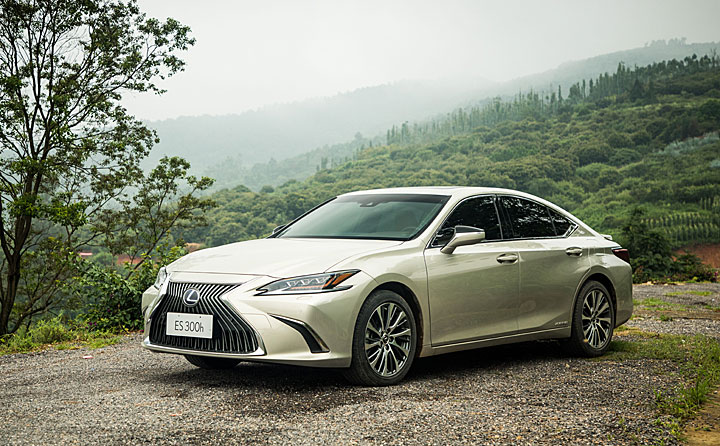 试驾完,我对lexus却产生陌生感—lexus es 300h中国试驾 - u-car.com.