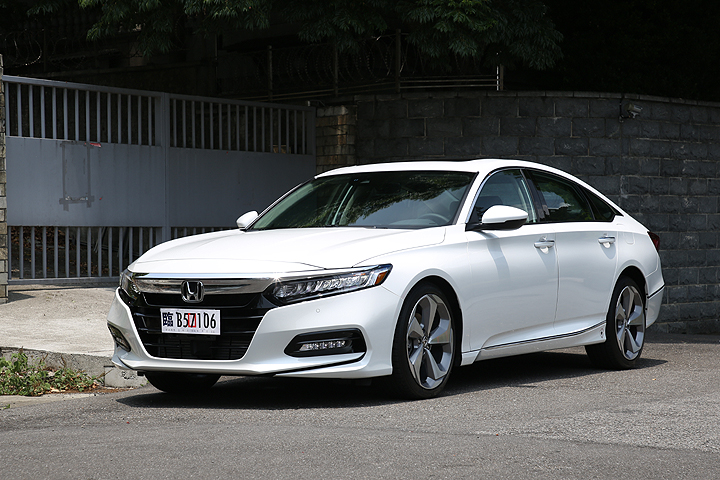 平行輸入 貿易商報價158萬起 美規10代accord全車系標配honda Sensing U Car新聞