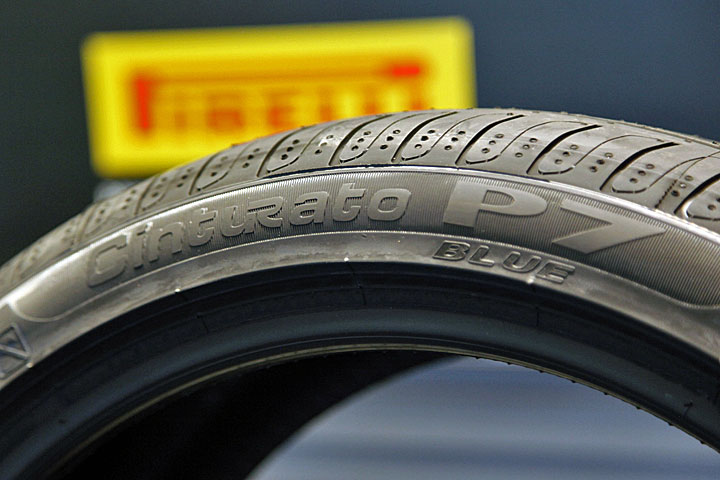 Pirelli PIRELLI P7 EVO 215/60R17 2023年製 9~9.5分山 Cinturato P7