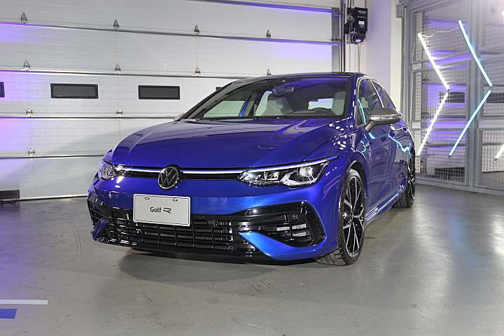 增甩尾模式、正式售價掀背199.8萬與旅行車206.8萬，Volkswagen Golf R/Variant特式版限量上市 | U-CAR新聞