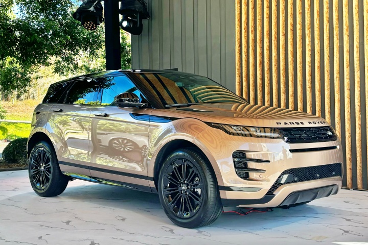 Introducing the 2024 Range Rover Evoque: Features, Models, and Pricing