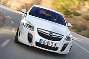性能閃電再現，Opel預告Insignia OPC巴塞隆納首演