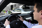 避免誤撞行人，BMW發表Car-2-X Communication新系統