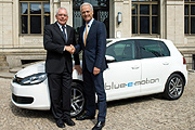 Volkswagen零排放戰略啟動，Golf blue-e-motion電動概念車亮相