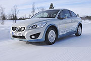 對應嚴冬考驗，Volvo C30電動車進行雪地耐久測試