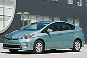 節能雙星，Toyota公佈Prius v、Prius Plug-in在美售價