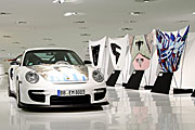 GT2前廂蓋當畫布，德國Porsche博物館推出特別藝術品展覽