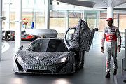 原型車首度示眾，McLaren P1客串新賽車發表會