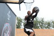 御博表與Dwyane Wade攜手前進北京做慈善，推出限量錶款