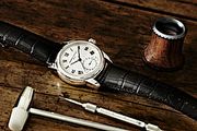 康斯登推出Classics Manufacture典雅自製機芯腕錶