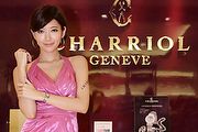 宅男女神化身一日店長，郭雪芙詮釋夏利豪St. Tropez復刻錶款