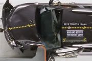改良還是不夠，Toyota RAV4小區偏位撞擊測試結果出爐