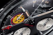 百年靈推出Chronomat 44 GMT「瑞士巡邏隊50周年」限量版