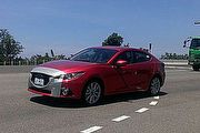 幾近無偽裝狀態，大改款Mazda Mazda3國內遭逮