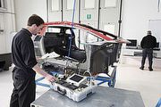 全球車壇唯一殊榮，Lamborghini碳纖維修繕技術獲TÜV認證