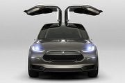 配備鷹翼式車門，Tesla Model X確認2015年發表