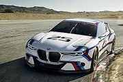 終極駕駛機器現身圓石灘，BMW推出3.0 CSL Hommage R概念車