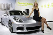 莎拉波娃與Porsche一對一，Porsche贊助新加坡WTA年終總決賽