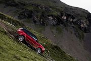 Land Rover再出新招 前「Stig」駕駛Range Rover Sport馳騁滑雪賽道
