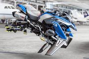 跨界合作的無限可能，BMW與LEGO合作打造懸浮摩托車