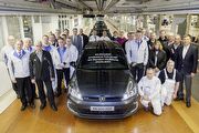 Volkswagen狼堡廠累計生產4,400萬輛新車，現入主Golf、Passat可享服務雙享及多元優購專案