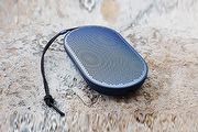 搖動或聲控啟動－B&O Beoplay P2藍牙喇叭