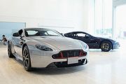 雙雄攜手、售價938萬元，Aston Martin V8 Vantage S Red Bull Racing特式版登臺