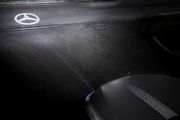 [勁廣告]Mercedes-Benz頭燈會說話？Digital Light照亮你的一天