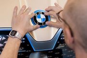 跨界休旅身形首度曝光，BMW釋出iNext概念車局部外觀照