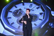 金曲最佳新人ØZI 配戴崑崙錶海軍上將展現穿搭哲學 享受被世人關注的感覺