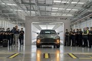 國內預計2021年第一季交車、Aston Martin首輛量產版DBX於英國新廠下線