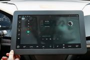 Mitsubishi旋轉式中控台螢幕，測試在Acura MDX上進行