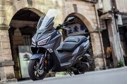 預售再降2萬、鎖定入門黃牌300c.c級距，SYM Joymax Z+ 17.3萬元上市