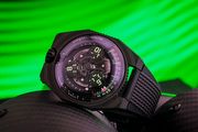 獨立製錶品牌Urwerk新作，UR-100V C52碳纖維限量腕錶