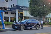 [間諜照]Lexus新世代RX進駐展間網友直擊，經銷通路端傳2022年11月底國內上市