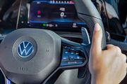 重回實體按鍵懷抱？Volkswagen最快年底推出車載系統更新，新款方向盤有望2023年首搭改款Tiguan