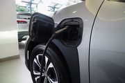 [U-EV]U-CAR自家Toyota bZ4X更換充電口電纜，車主可回廠進行免費替換