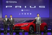 雙車型129.5萬與137.5萬、搭2.0升插電油電與13.6kWh電池，大改Toyota Prius PHEV正式上市