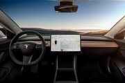 [U-EV]可能加入超速照相警示、車內攝影機疲勞偵測，Tesla軟體更新洩露未來功能