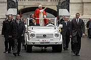 榮耀洗禮，Mercedes-Benz打造教宗專用G-Class