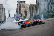 F1現役車手角田裕毅親自獻技、冠軍賽車RB8馳騁在街道上，臺灣首場Red Bull Showrun圓滿落幕